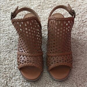Women's Tan Woven Sandals